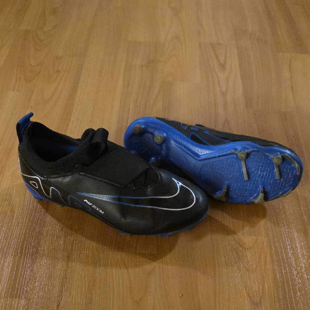 Nike Black and Blue Athletic Cleats